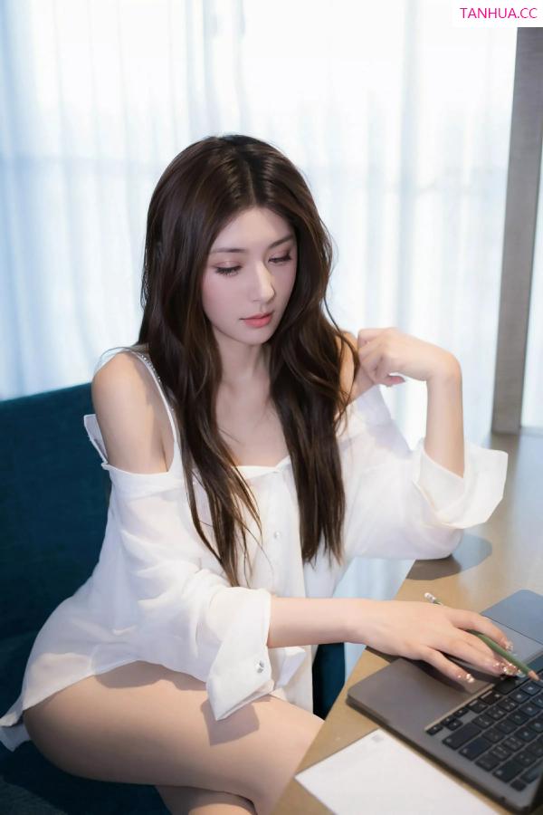  [XiuRen]高清写真图 2025.07.03 No.10502 悦兮 性感白T第6张图片